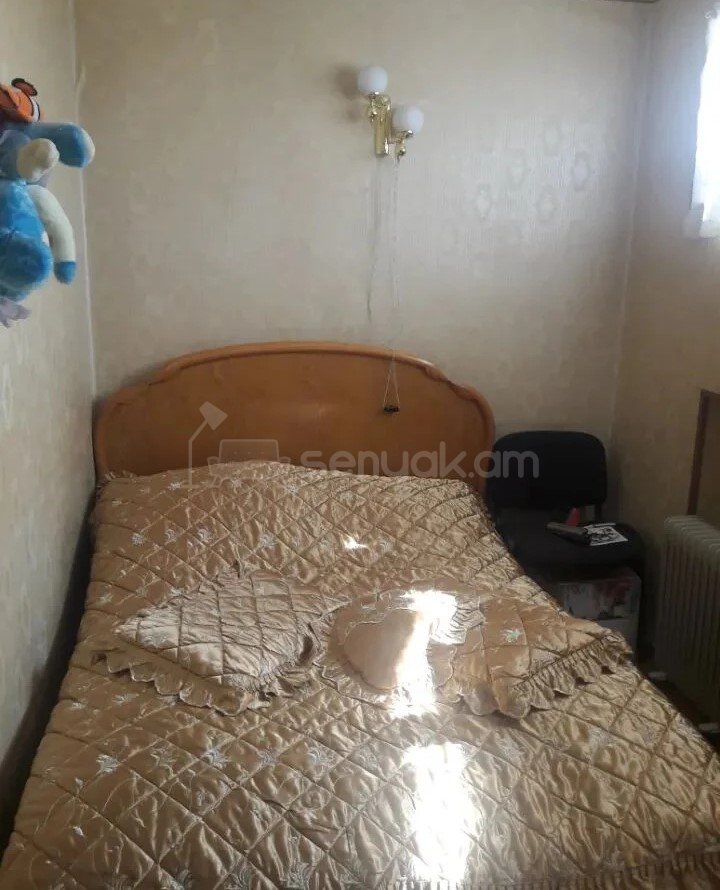 1 Սենյականոց Բնակարան Քարե Շենքում, 48քմ, 2/5 հարկ, Պետական Վիճակում