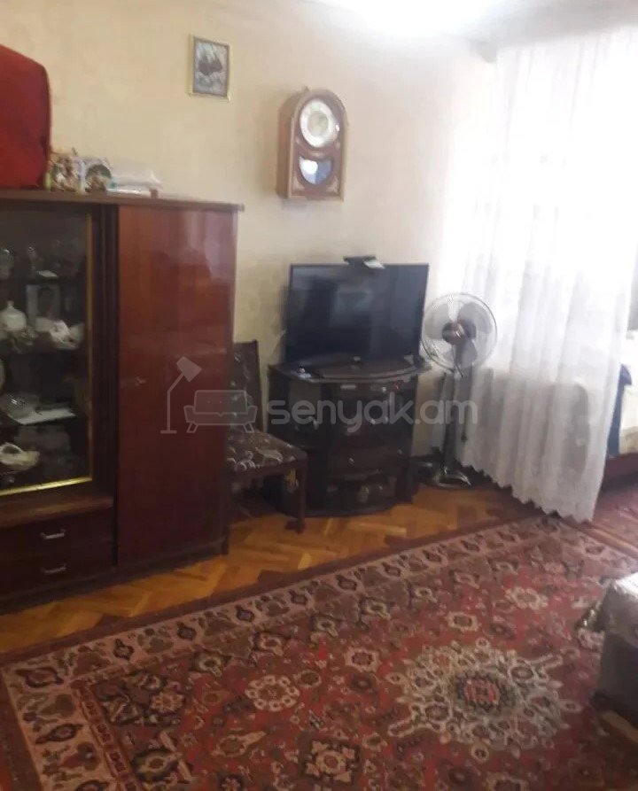 1 Սենյականոց Բնակարան Քարե Շենքում, 48քմ, 2/5 հարկ, Պետական Վիճակում