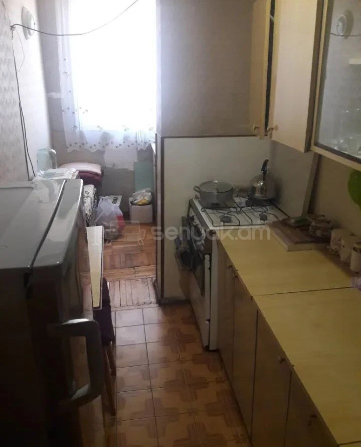 1 Սենյականոց Բնակարան Քարե Շենքում, 48քմ, 2/5 հարկ, Պետական Վիճակում