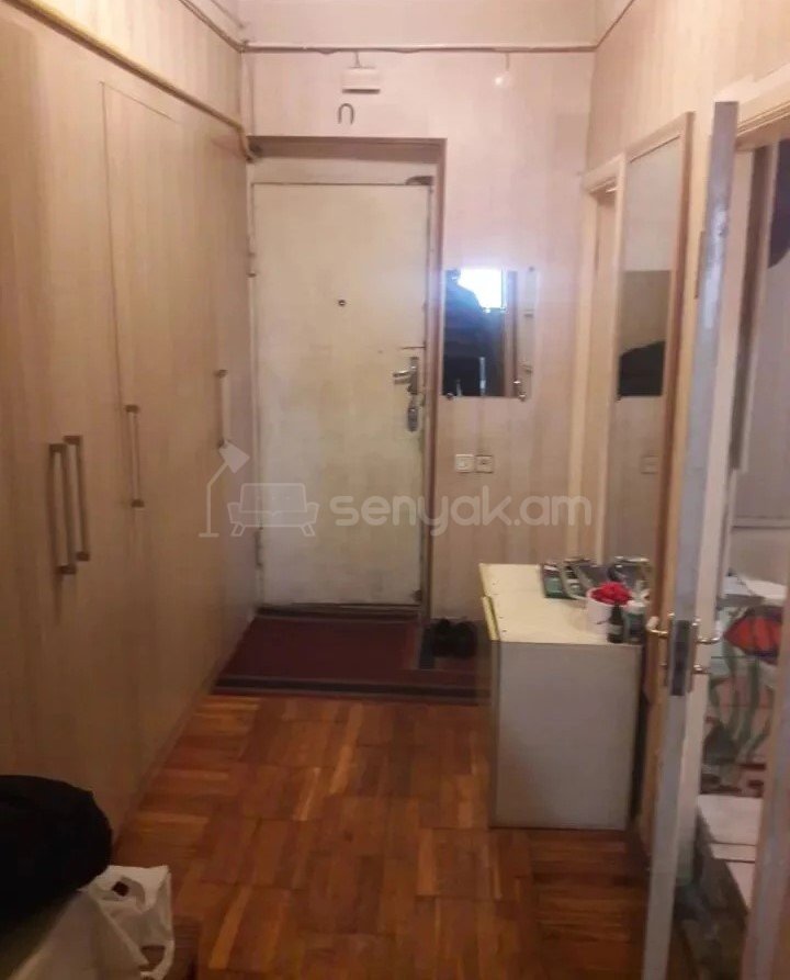 1 Սենյականոց Բնակարան Քարե Շենքում, 48քմ, 2/5 հարկ, Պետական Վիճակում