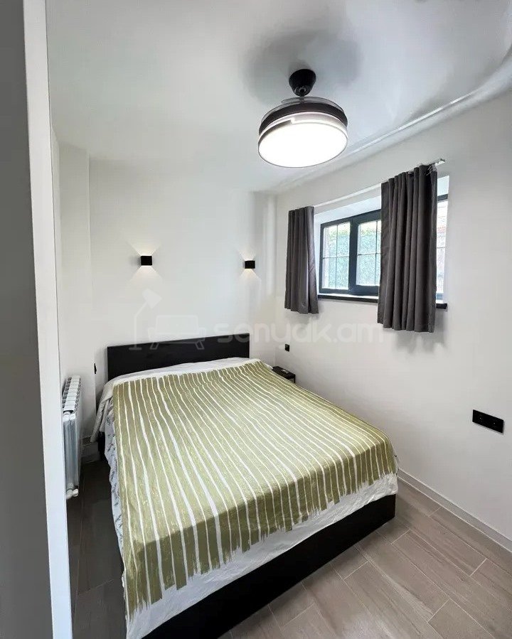 2 Սենյականոց Բնակարան Քարե Շենքում, 50քմ, 1/5 հարկ, Դիզայներական Վերանորոգված