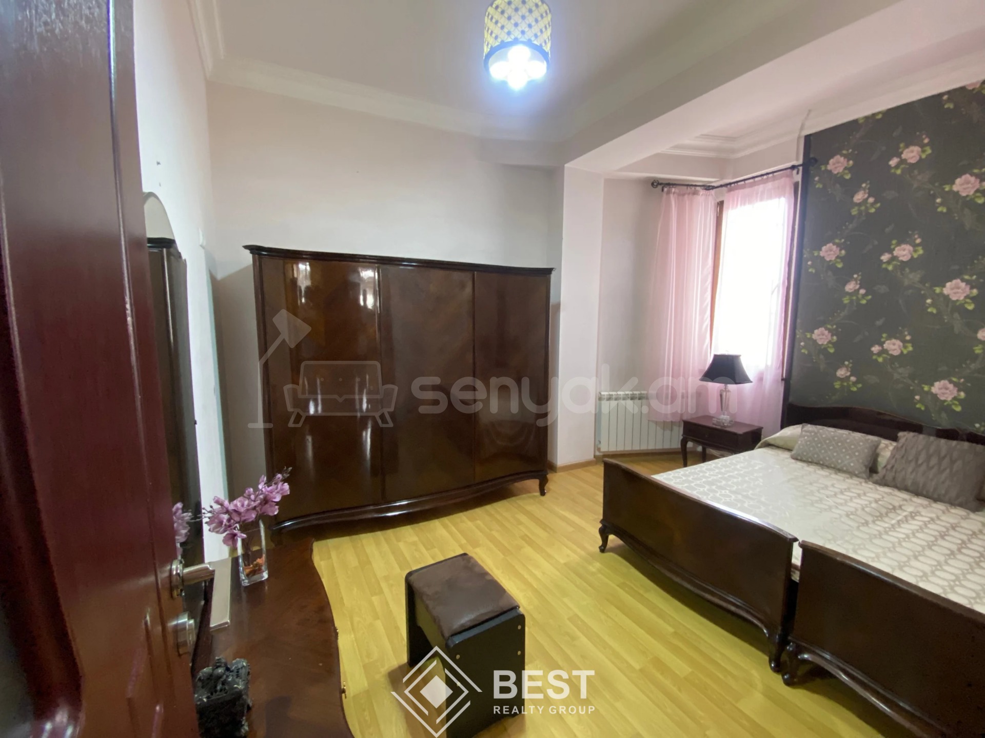 4 Սենյականոց Բնակարան Քարե Շենքում, 110քմ, 2/3 հարկ, Կապիտալ Վերանորոգված