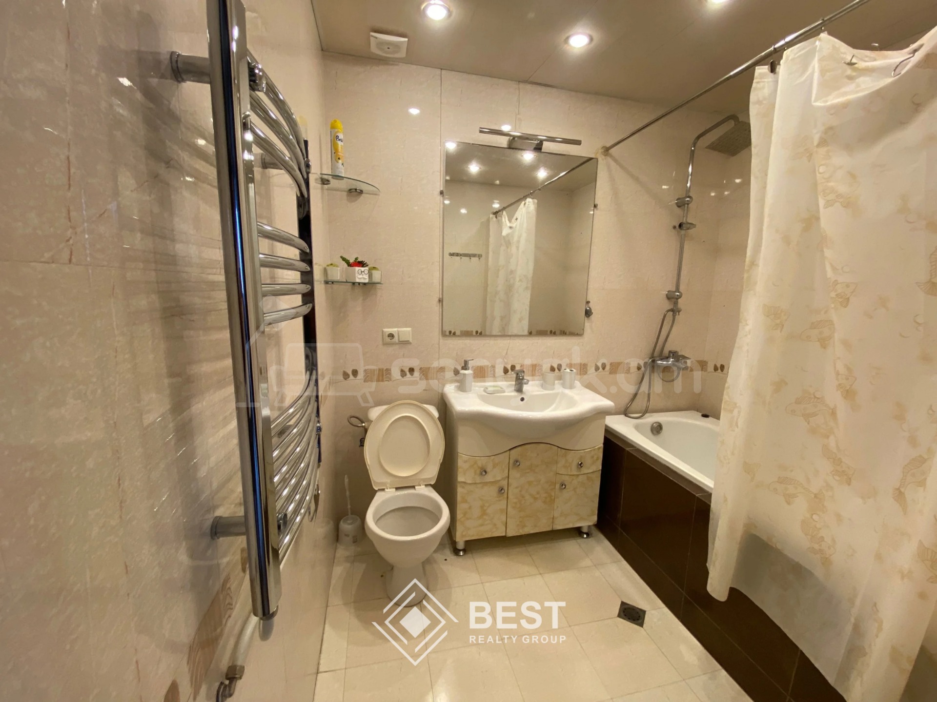 4 Սենյականոց Բնակարան Քարե Շենքում, 110քմ, 2/3 հարկ, Կապիտալ Վերանորոգված