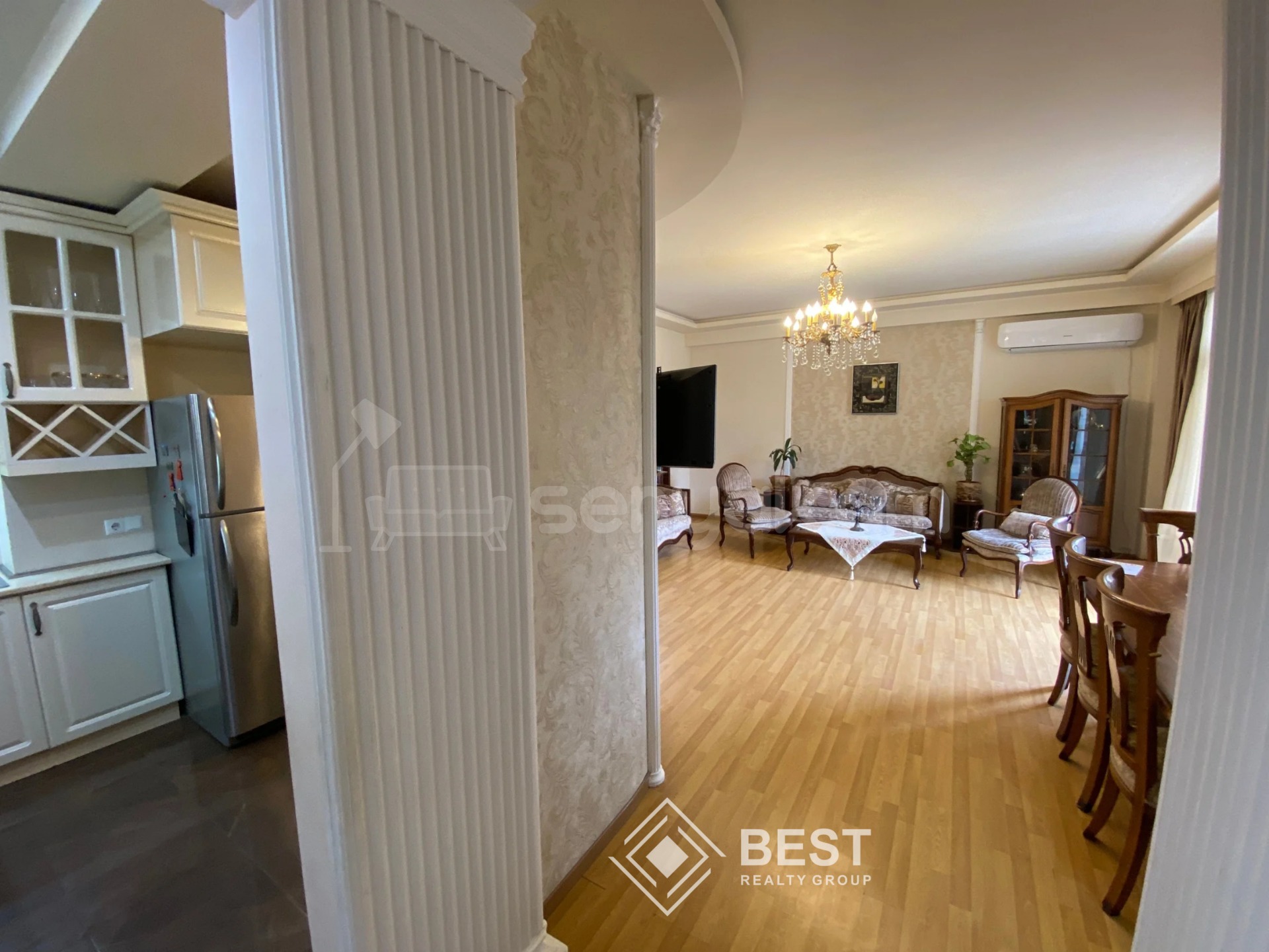 4 Սենյականոց Բնակարան Քարե Շենքում, 110քմ, 2/3 հարկ, Կապիտալ Վերանորոգված