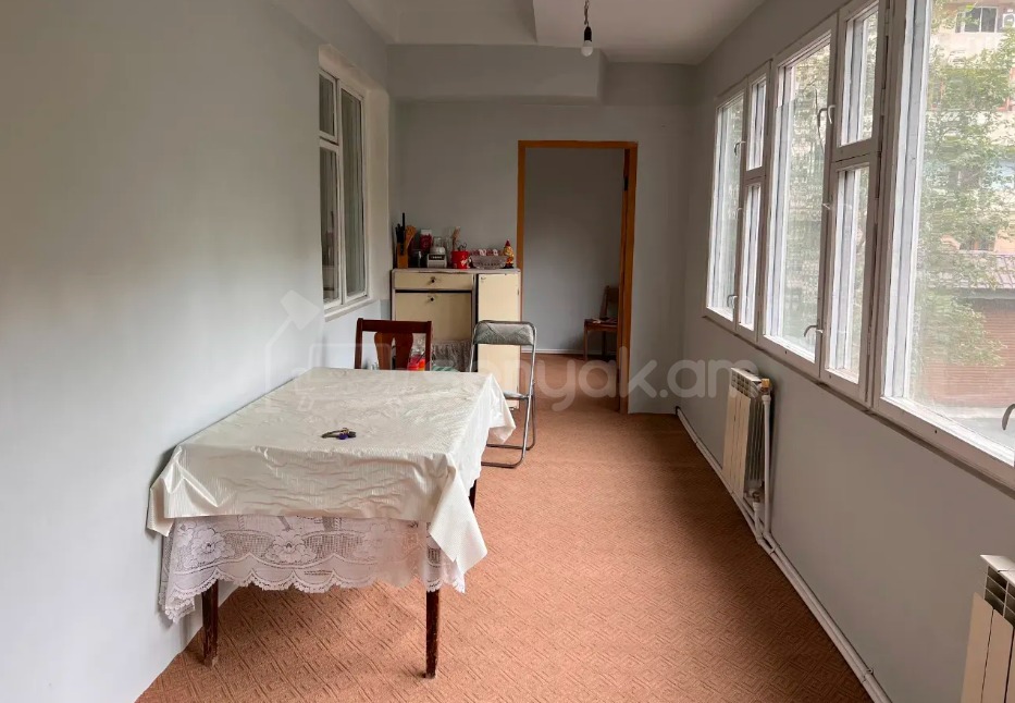 3 Սենյականոց Բնակարան, 95քմ, 2/14 հարկ, Պետական Վիճակում