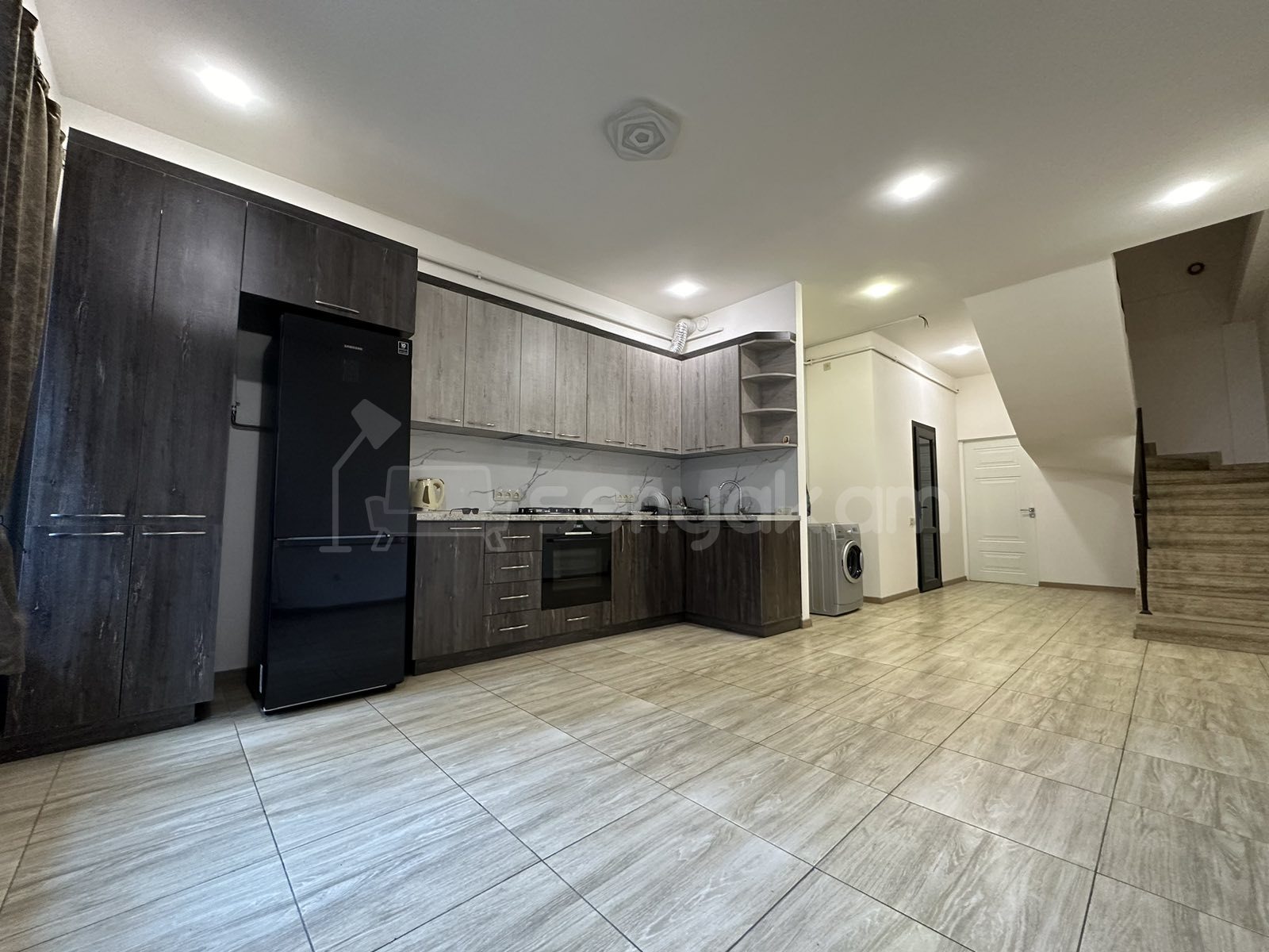 7 Սենյականոց Սեփական Տուն, 191քմ, Կապիտալ Վերանորոգված