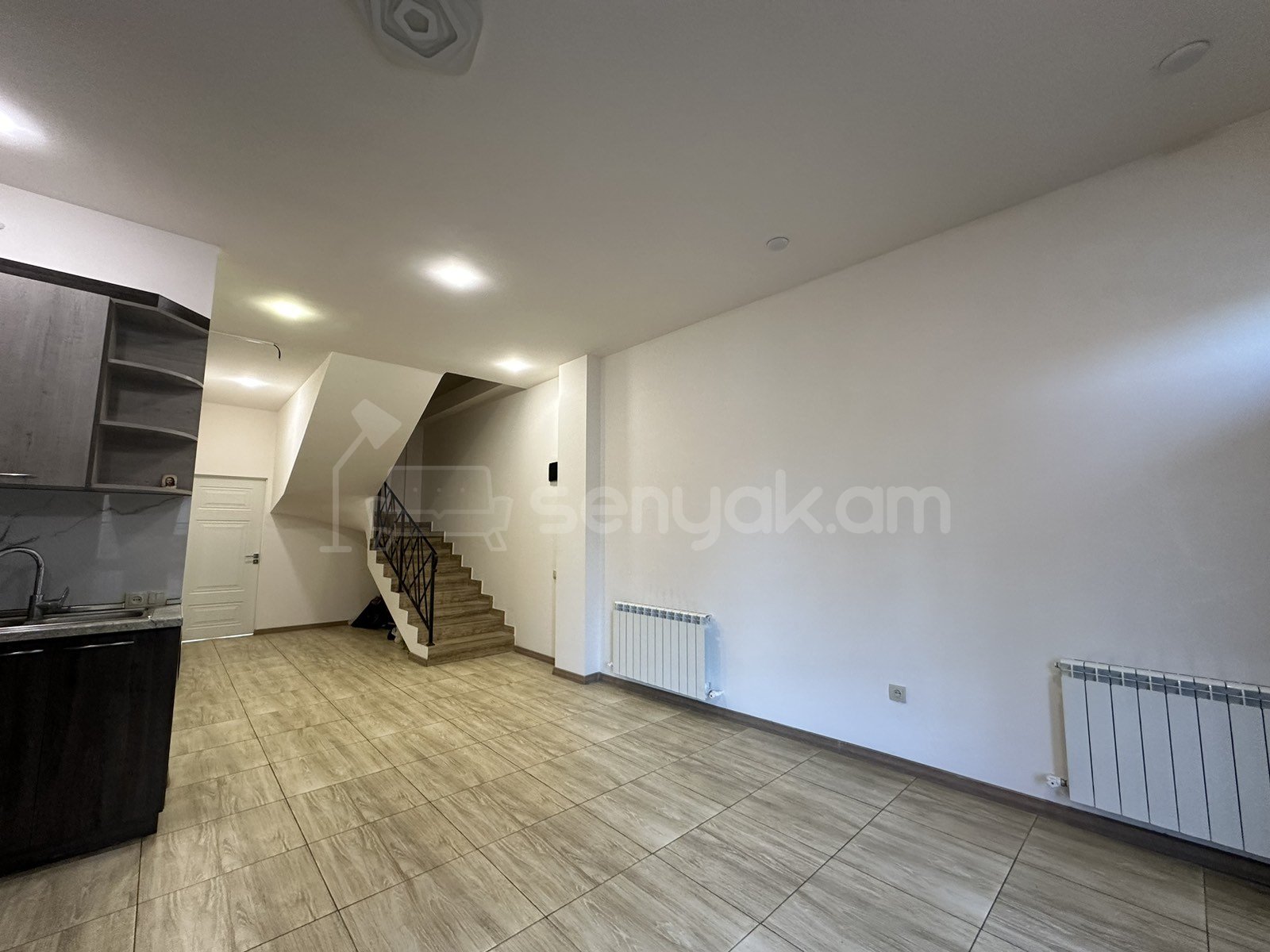 7 Սենյականոց Սեփական Տուն, 191քմ, Կապիտալ Վերանորոգված