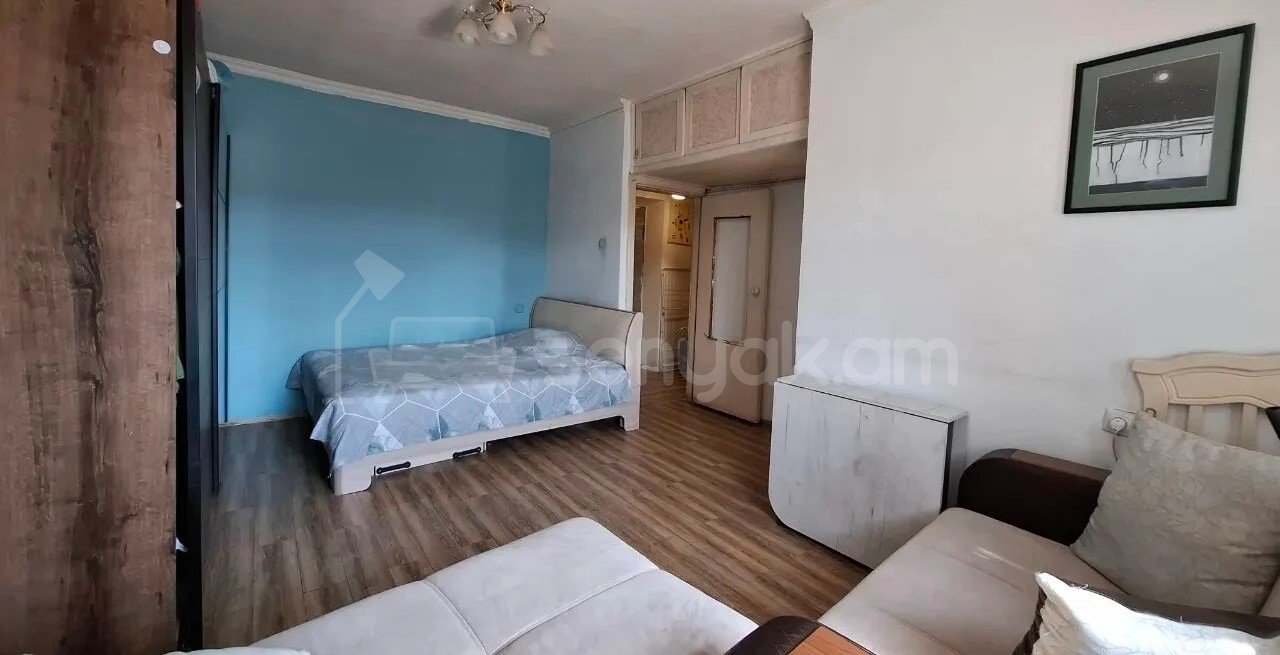 1 Սենյականոց Բնակարան Քարե Շենքում, 31քմ, 4/5 հարկ, Նորմալ Վիճակում