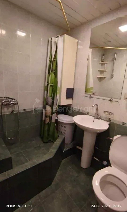 3 Սենյականոց Բնակարան Քարե Շենքում, 65քմ, 3/4 հարկ, Կապիտալ Վերանորոգված, Կահավորված