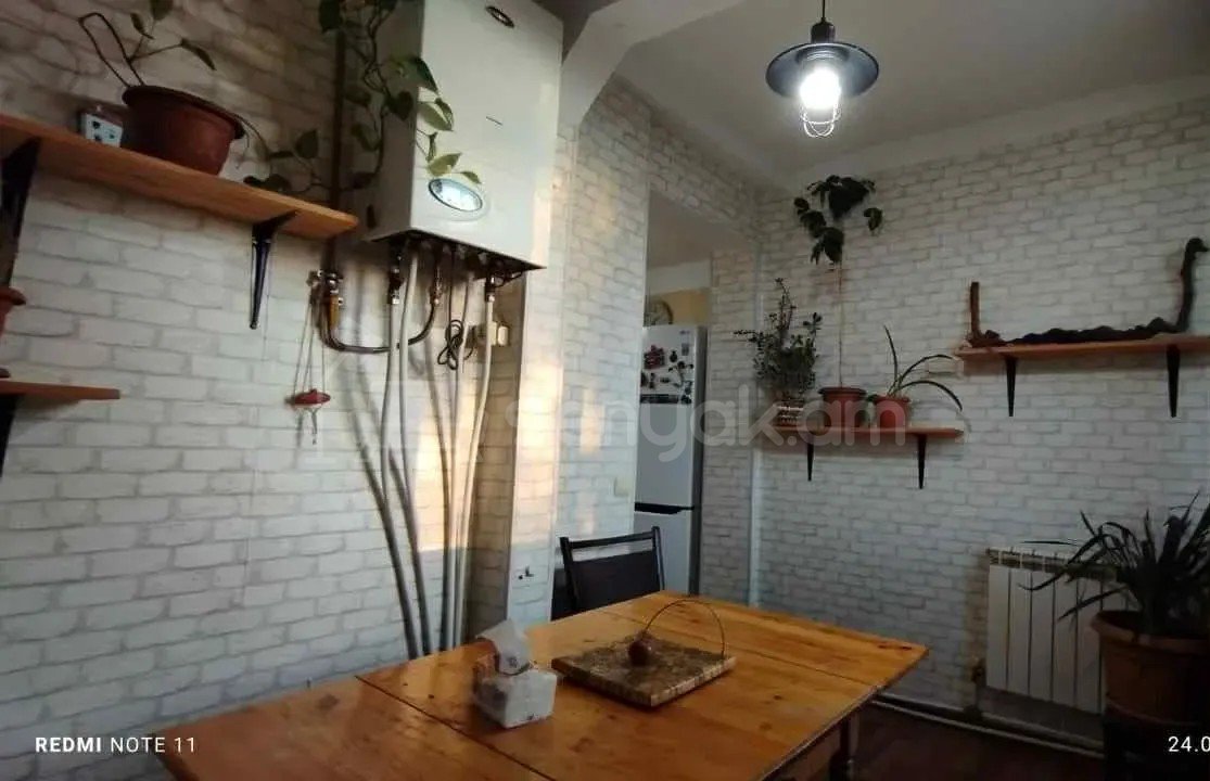 3 Սենյականոց Բնակարան Քարե Շենքում, 65քմ, 3/4 հարկ, Կապիտալ Վերանորոգված, Կահավորված