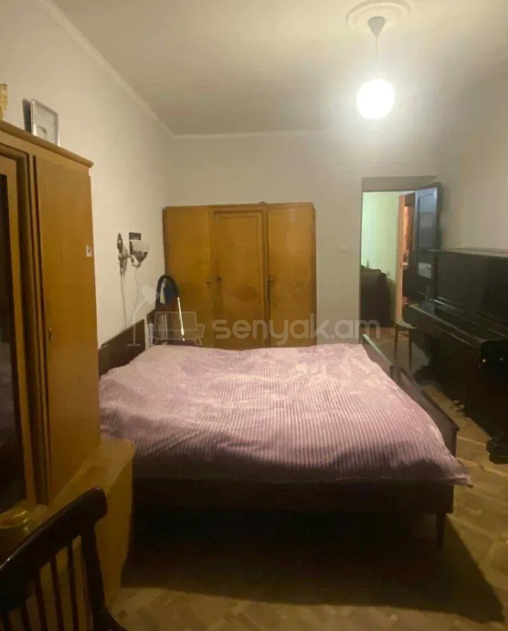 2 Սենյականոց Բնակարան Քարե Շենքում, 54քմ, 2/5 հարկ, Նորմալ Վիճակում, Մասամբ Կահավորված