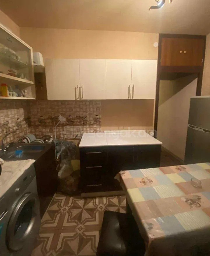 2 Սենյականոց Բնակարան Քարե Շենքում, 54քմ, 2/5 հարկ, Նորմալ Վիճակում, Մասամբ Կահավորված