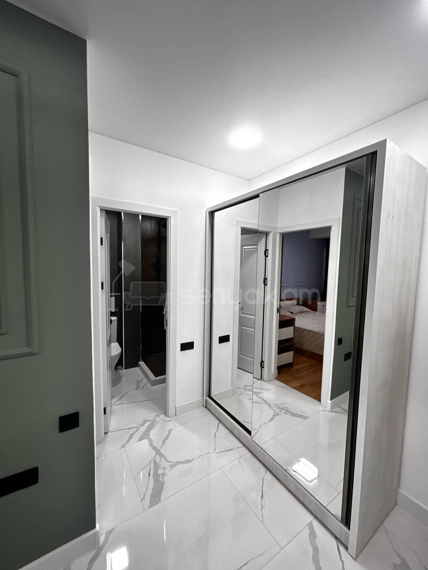 2 Սենյականոց Բնակարան Քարե Շենքում, 40քմ, 4/5 հարկ, Դիզայներական Վերանորոգված, Կահավորված