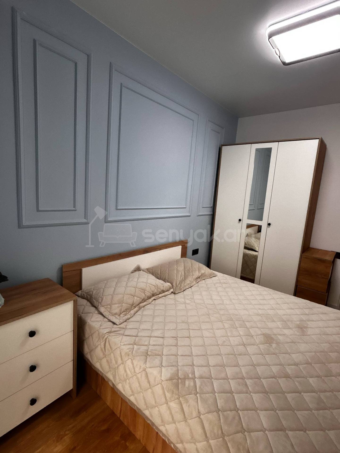 2 Սենյականոց Բնակարան Քարե Շենքում, 40քմ, 4/5 հարկ, Դիզայներական Վերանորոգված, Կահավորված