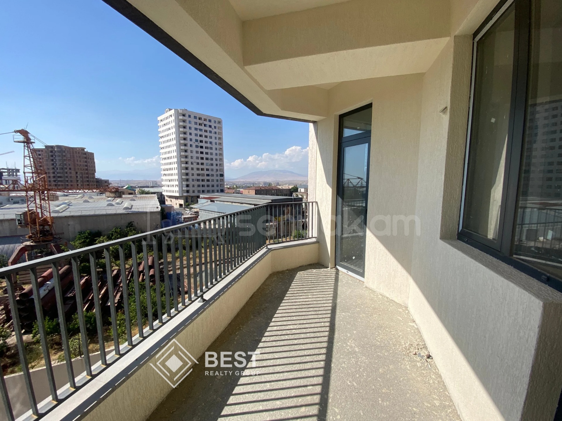 4 Սենյականոց Բնակարան Նորակառույցում, 127քմ, 6/14 հարկ, Զրոյական Վիճակում