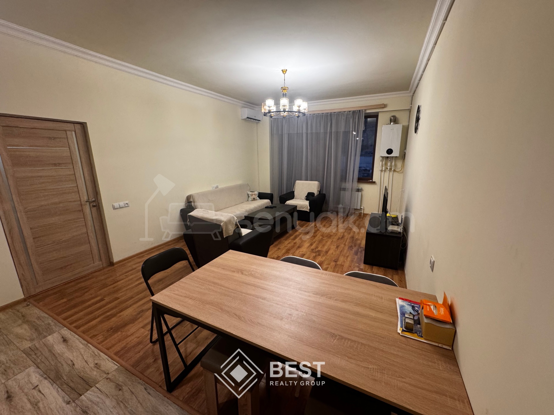 4 Սենյականոց Բնակարան Քարե Շենքում, 91քմ, 3/5 հարկ, Կապիտալ Վերանորոգված