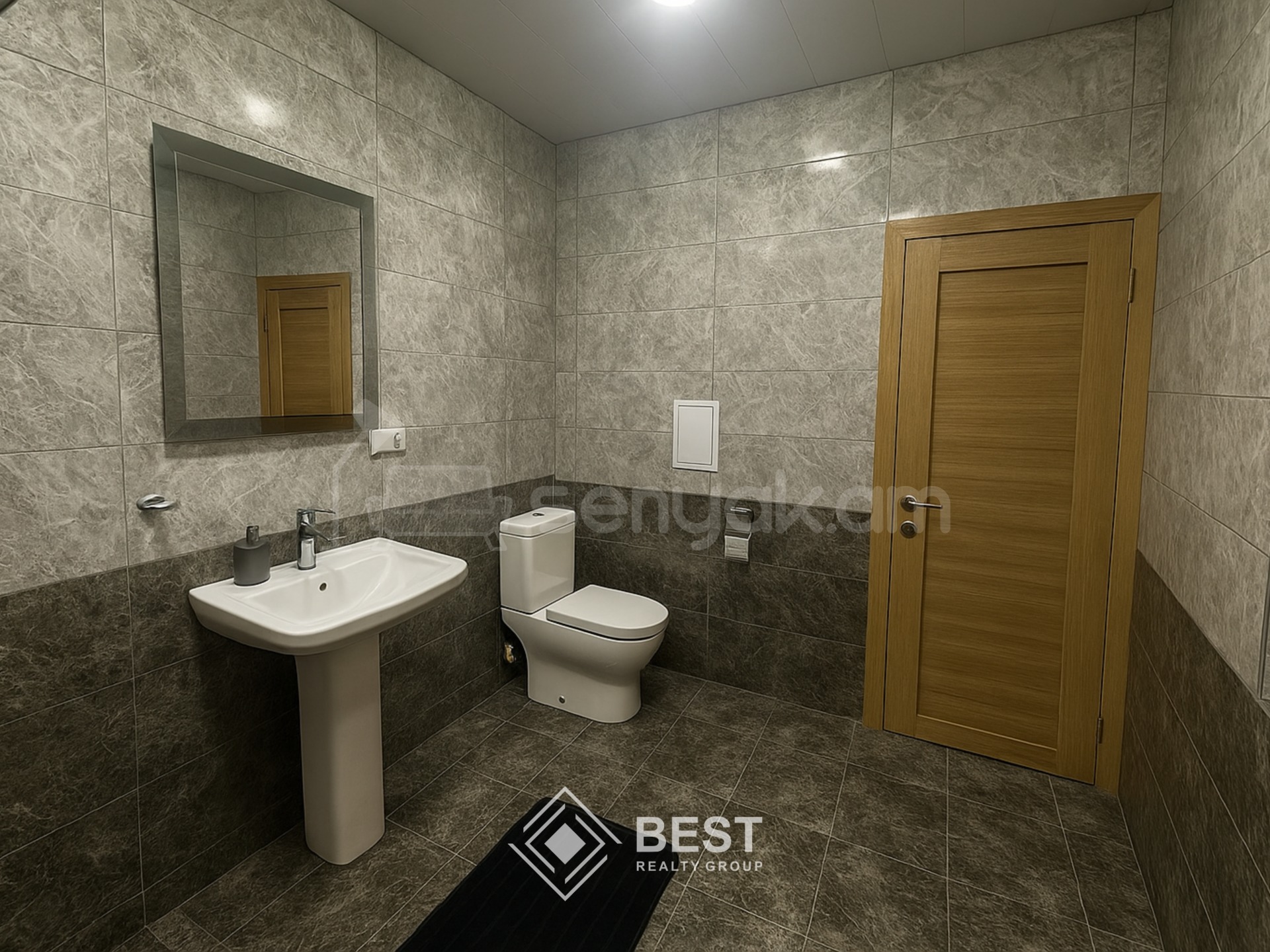 4 Սենյականոց Բնակարան Քարե Շենքում, 91քմ, 3/5 հարկ, Կապիտալ Վերանորոգված