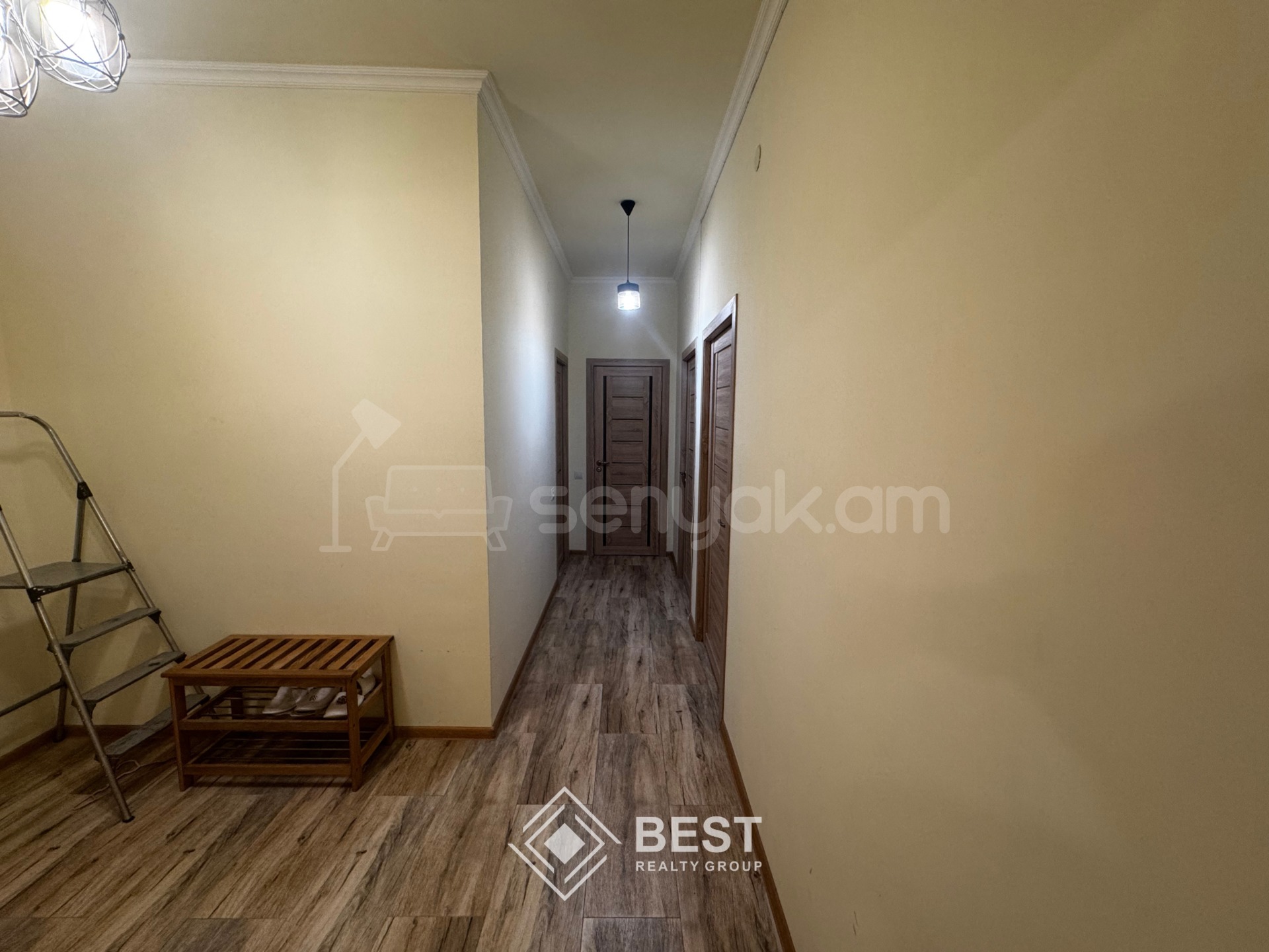 4 Սենյականոց Բնակարան Քարե Շենքում, 91քմ, 3/5 հարկ, Կապիտալ Վերանորոգված