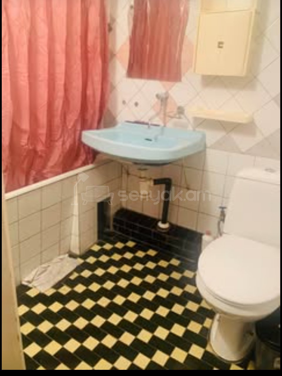 2 Սենյականոց Բնակարան Քարե Շենքում, 57քմ, 3/5 հարկ, Նորմալ Վիճակում, Կահավորված, Արևկող