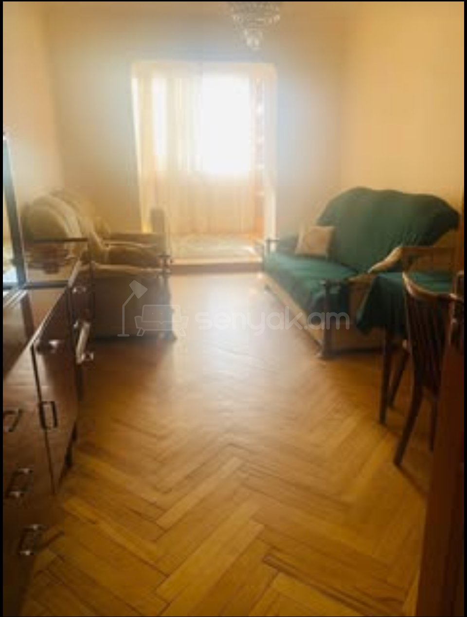 2 Սենյականոց Բնակարան Քարե Շենքում, 57քմ, 3/5 հարկ, Նորմալ Վիճակում, Կահավորված, Արևկող