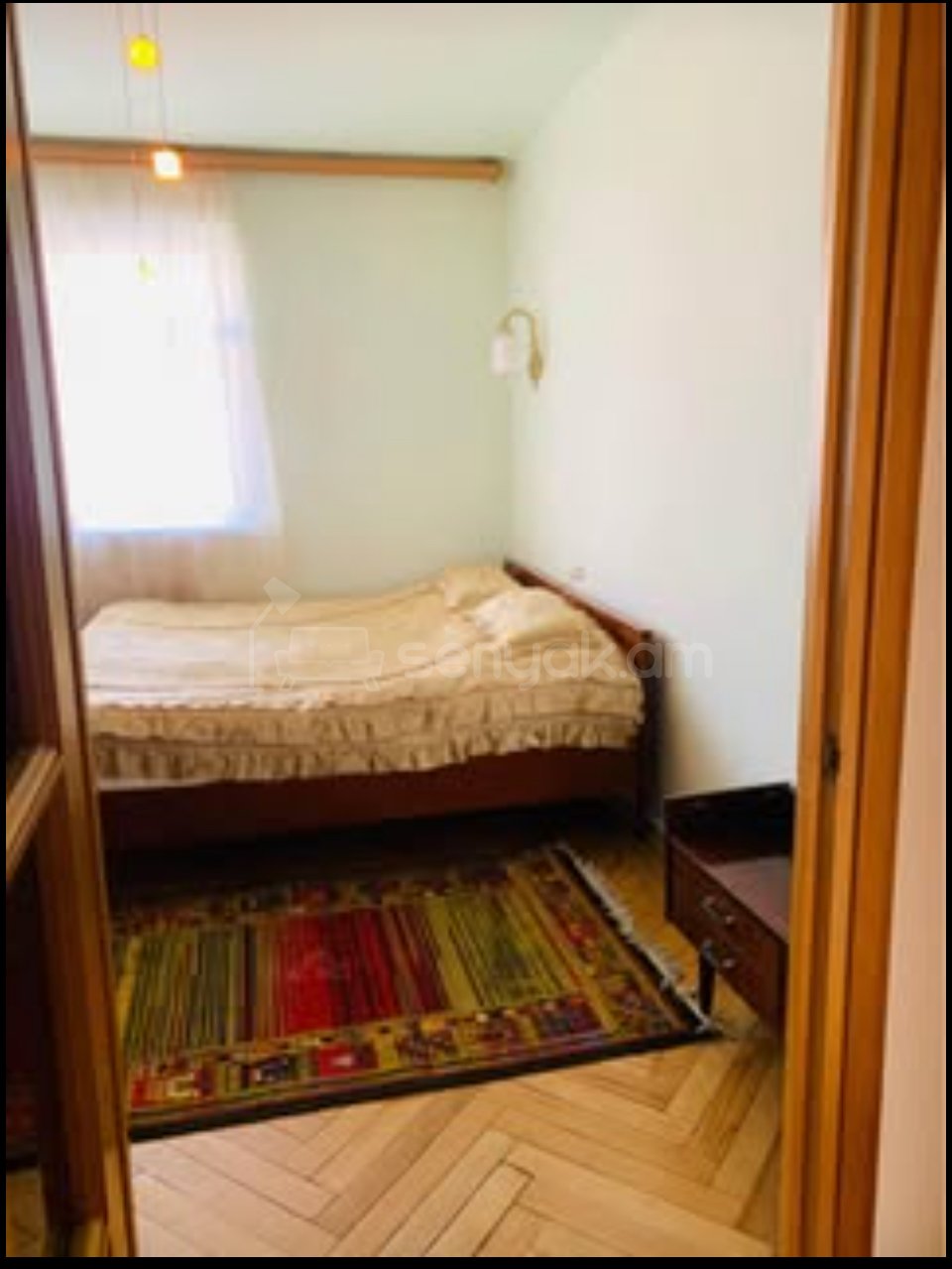 2 Սենյականոց Բնակարան Քարե Շենքում, 57քմ, 3/5 հարկ, Նորմալ Վիճակում, Կահավորված, Արևկող