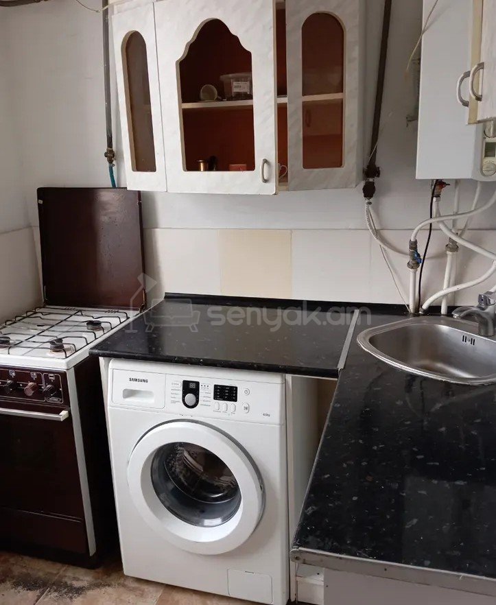 1 Սենյականոց Բնակարան, 37քմ, 2/5 հարկ, Նորմալ Վիճակում, Կահավորված