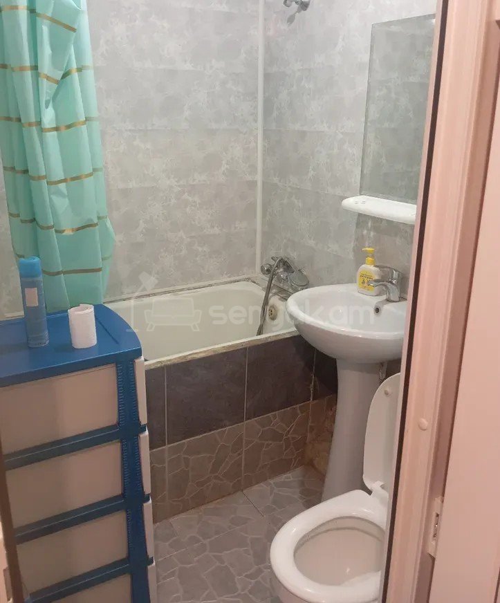 1 Սենյականոց Բնակարան, 37քմ, 2/5 հարկ, Նորմալ Վիճակում, Կահավորված