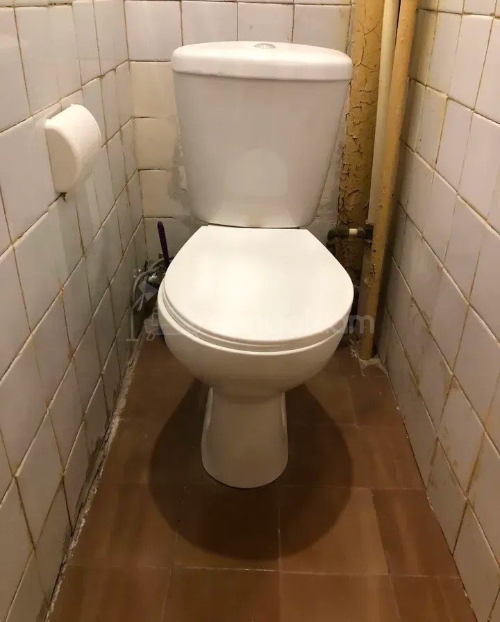 1 Սենյականոց Բնակարան Քարե Շենքում, 46քմ, 2/5 հարկ, Նորմալ Վիճակում, Մասամբ Կահավորված