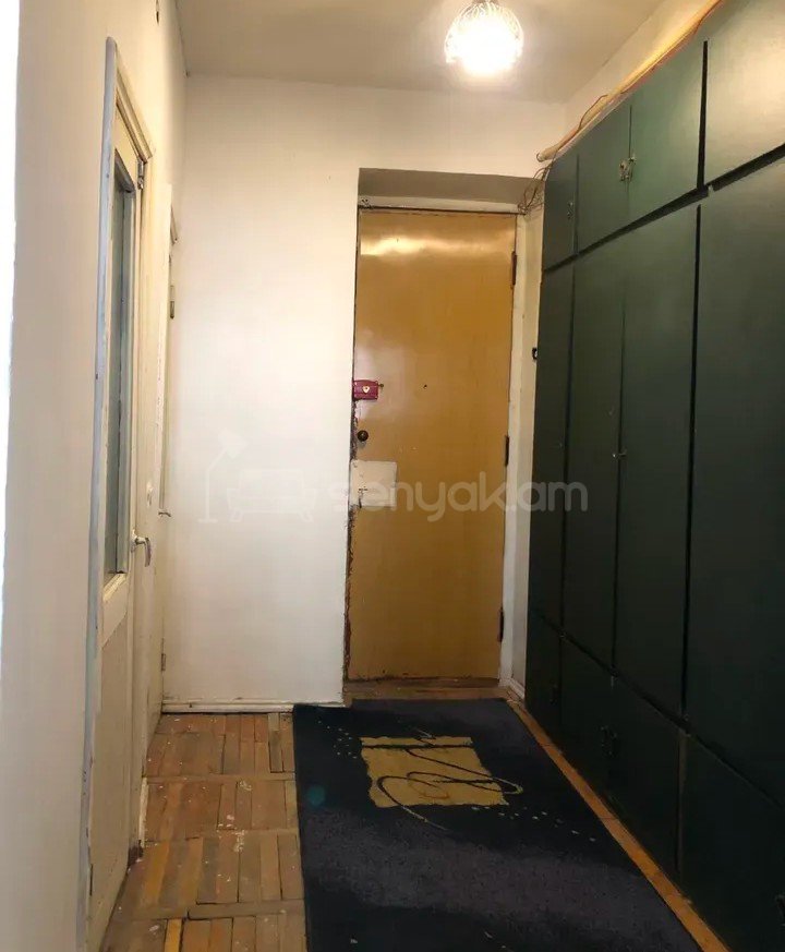 1 Սենյականոց Բնակարան Քարե Շենքում, 46քմ, 2/5 հարկ, Նորմալ Վիճակում, Մասամբ Կահավորված