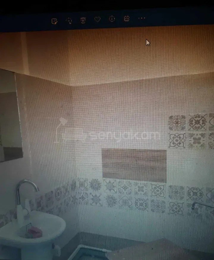 1 Սենյականոց Բնակարան, 45քմ, 2/12 հարկ, Նորմալ Վիճակում, Մասամբ Կահավորված