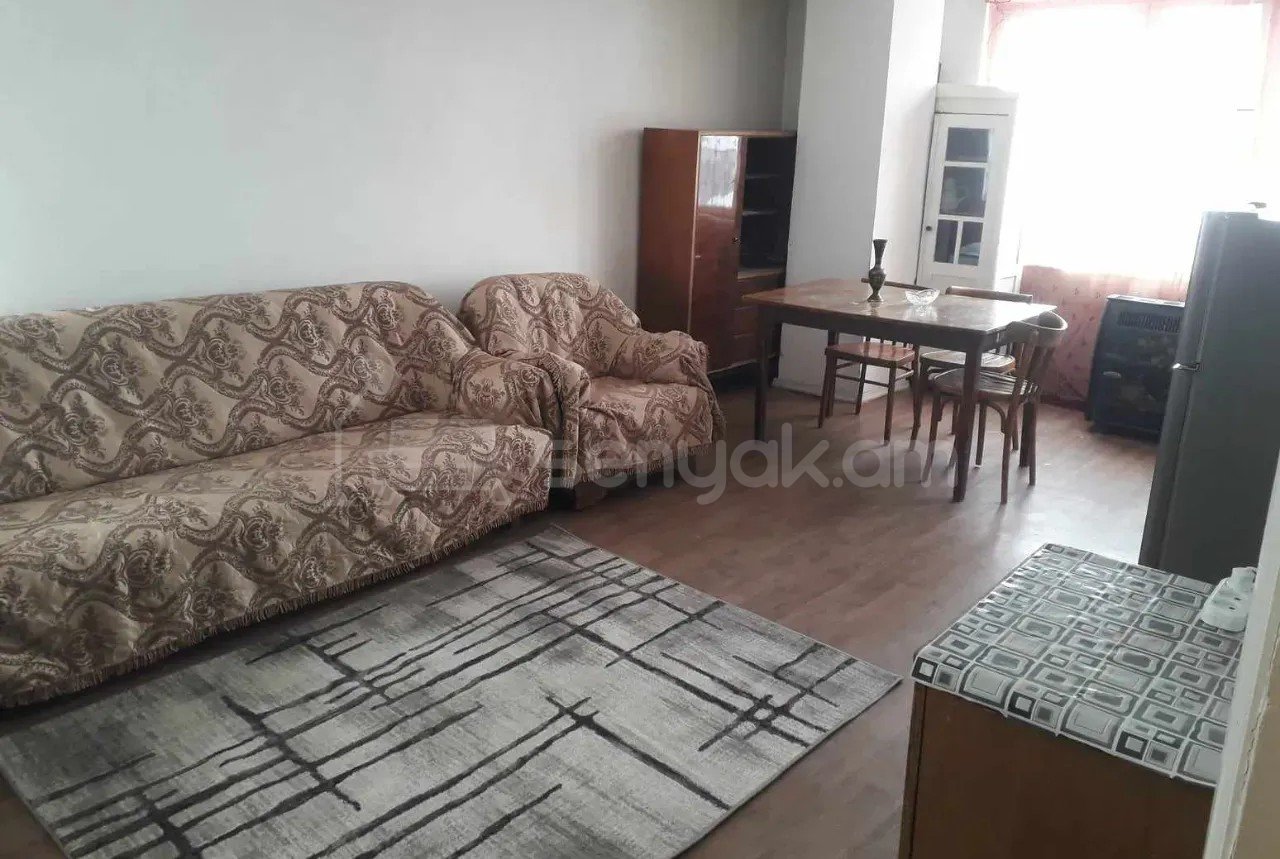 1 Սենյականոց Բնակարան, 45քմ, 2/12 հարկ, Նորմալ Վիճակում, Մասամբ Կահավորված