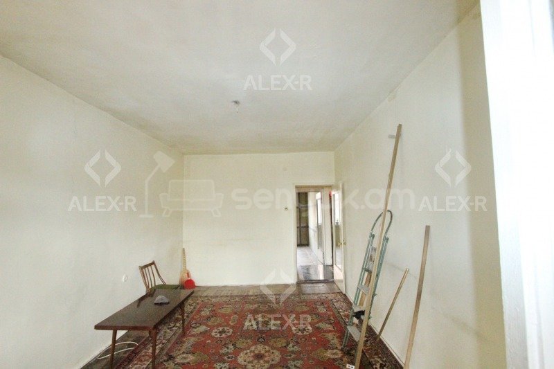 3 Սենյականոց Բնակարան, 74քմ, 2/5 հարկ, Նորմալ Վիճակում