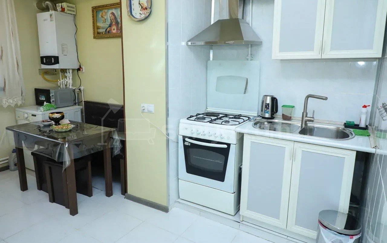 3 Սենյականոց Բնակարան, 93քմ, 8/9 հարկ, Կապիտալ Վերանորոգված, Կահավորված, Արևկող