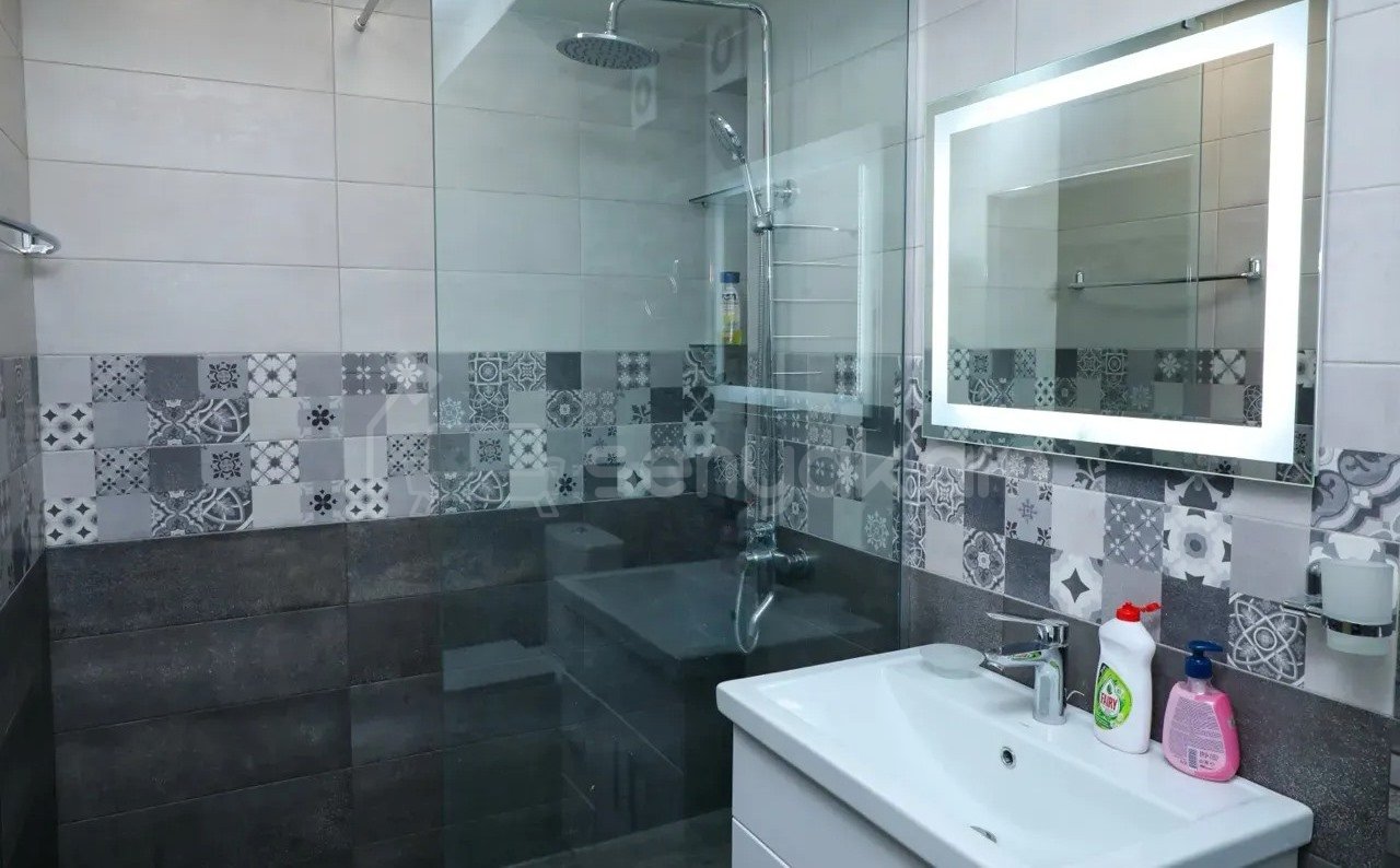 3 Սենյականոց Բնակարան, 93քմ, 8/9 հարկ, Կապիտալ Վերանորոգված, Կահավորված, Արևկող