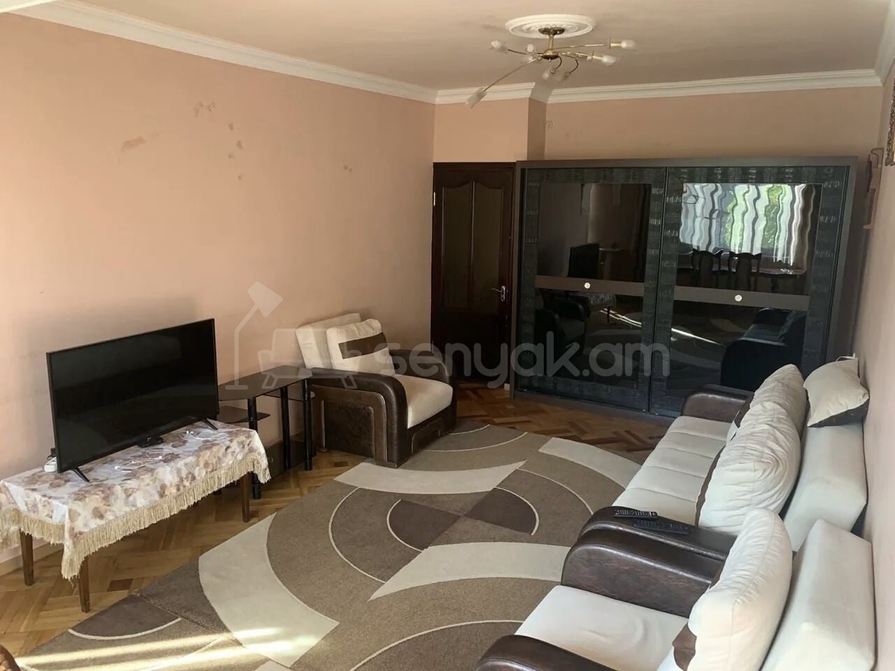 5 Սենյականոց Բնակարան Քարե Շենքում, 104քմ, 1/5 հարկ, Նորմալ Վիճակում