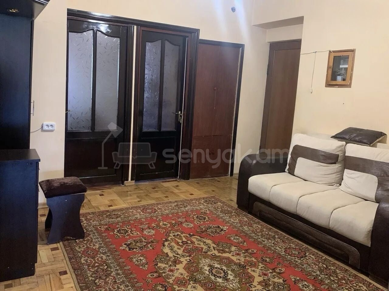 5 Սենյականոց Բնակարան Քարե Շենքում, 104քմ, 1/5 հարկ, Նորմալ Վիճակում