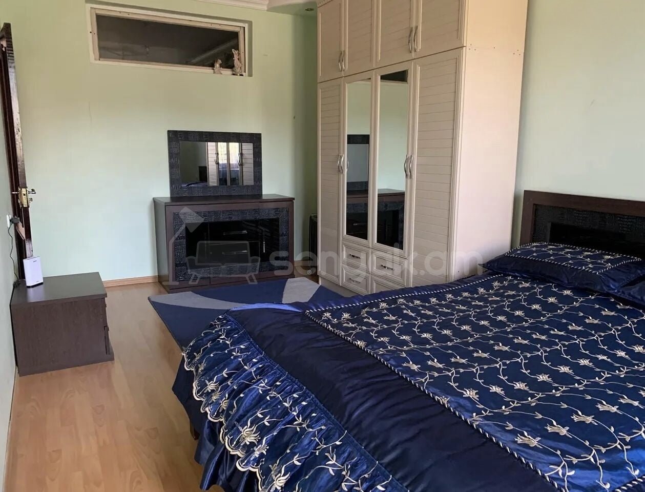 5 Սենյականոց Բնակարան Քարե Շենքում, 104քմ, 1/5 հարկ, Նորմալ Վիճակում