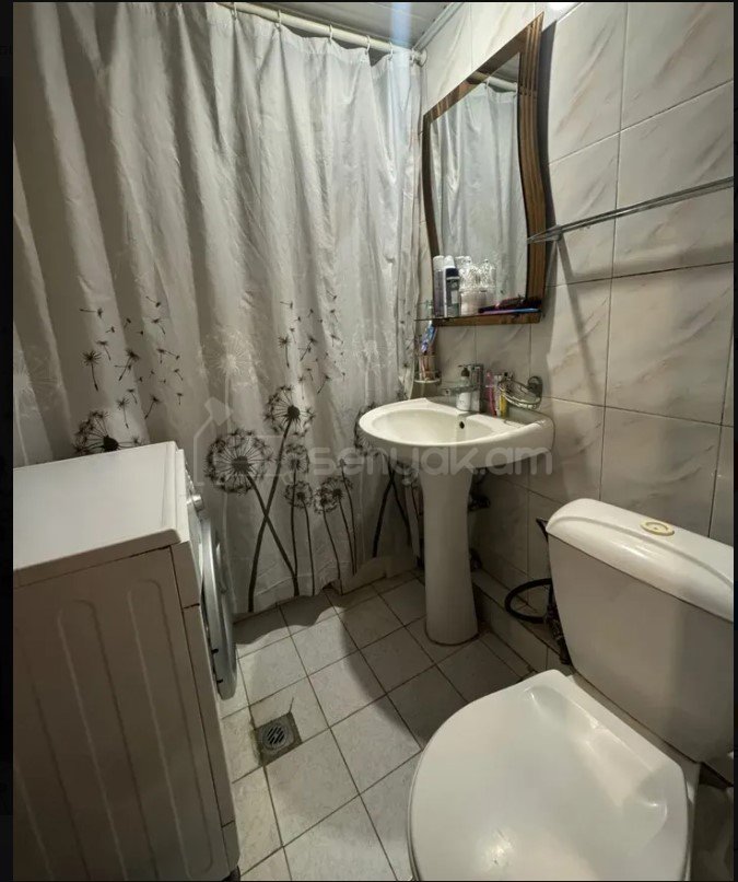 3 Սենյականոց Բնակարան Քարե Շենքում, 60քմ, 3/5 հարկ, Կապիտալ Վերանորոգված, Կահավորված