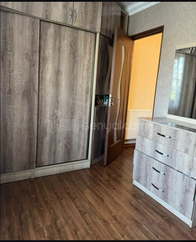 3 Սենյականոց Բնակարան Քարե Շենքում, 60քմ, 3/5 հարկ, Կապիտալ Վերանորոգված, Կահավորված