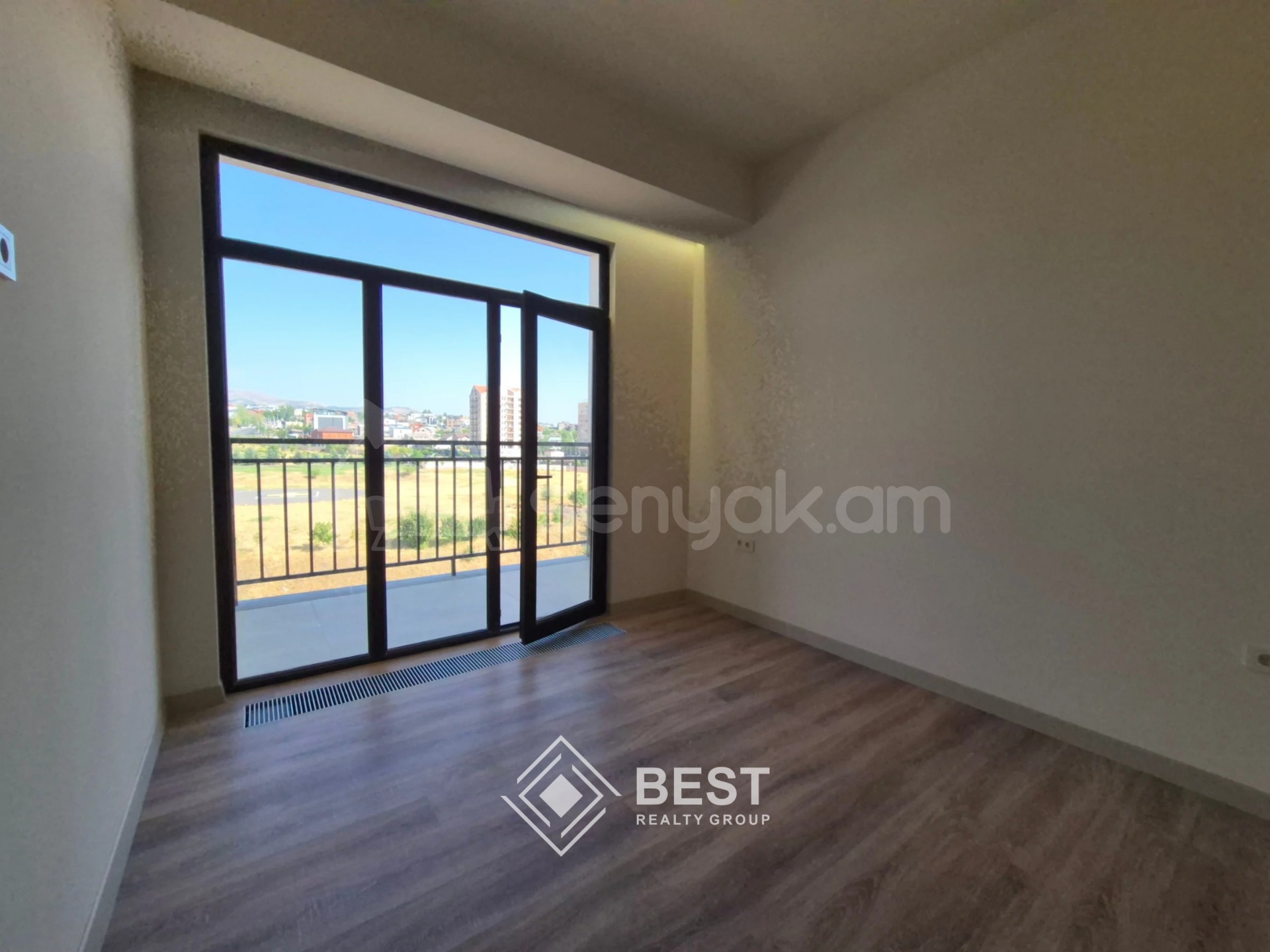 2 Սենյականոց Բնակարան Նորակառույցում, 55քմ, 10/11 հարկ, Կապիտալ Վերանորոգված