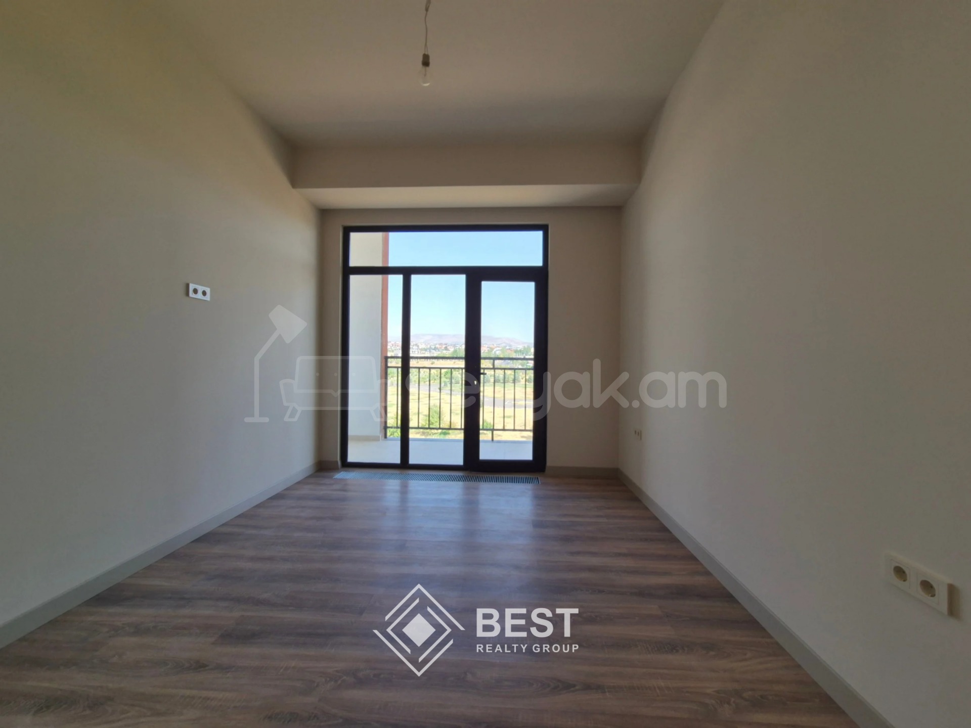 2 Սենյականոց Բնակարան Նորակառույցում, 55քմ, 10/11 հարկ, Կապիտալ Վերանորոգված