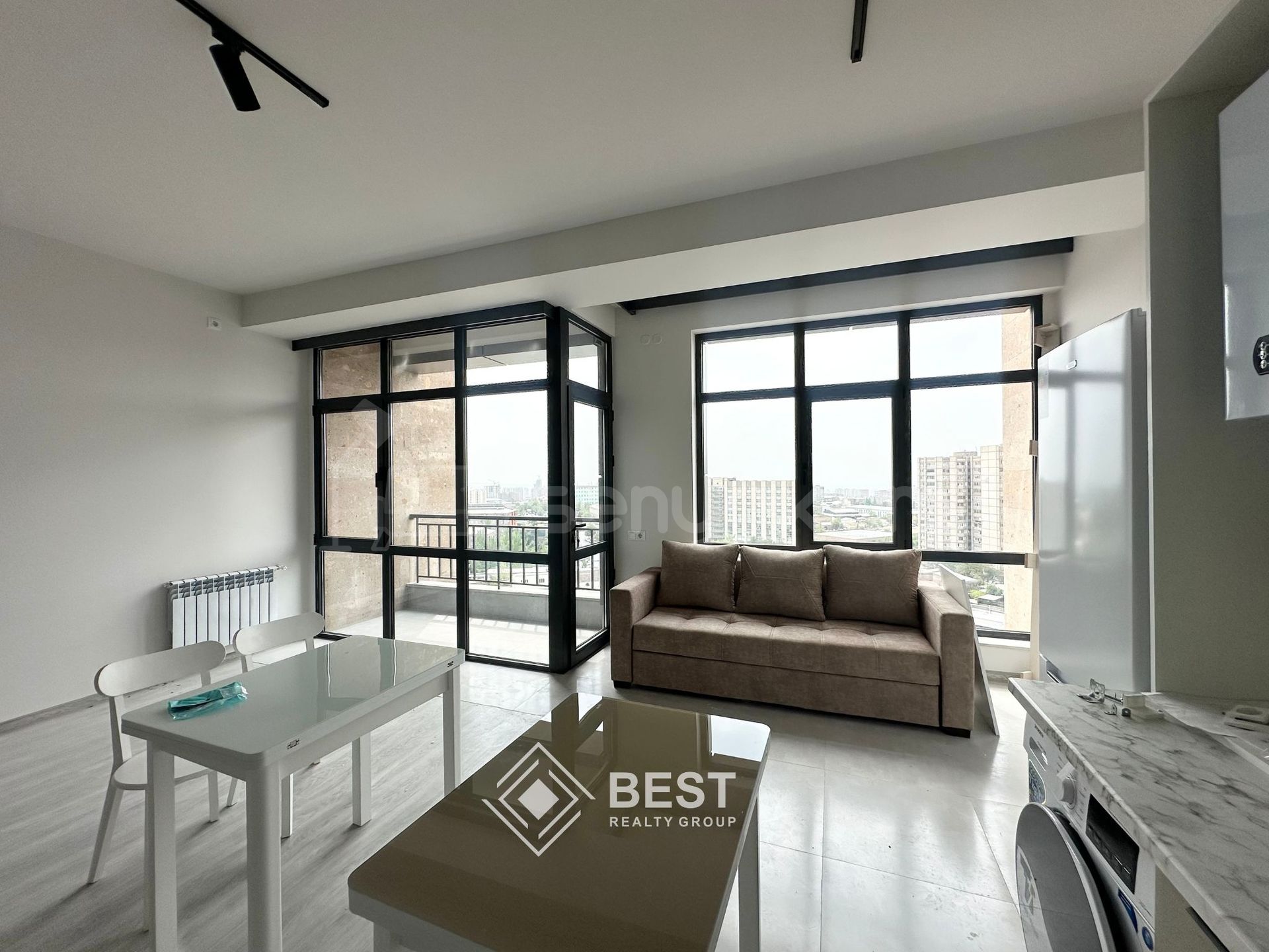 1 Սենյականոց Բնակարան Նորակառույցում, 47քմ, 3/15 հարկ, Կապիտալ Վերանորոգված, Կահավորված, Արևկող