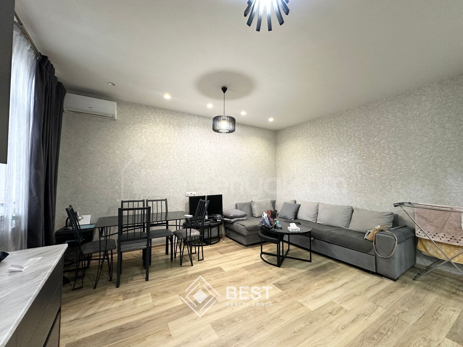 2 Սենյականոց Բնակարան Քարե Շենքում, 55քմ, 1/4 հարկ, Կապիտալ Վերանորոգված, Կահավորված, Արևկող