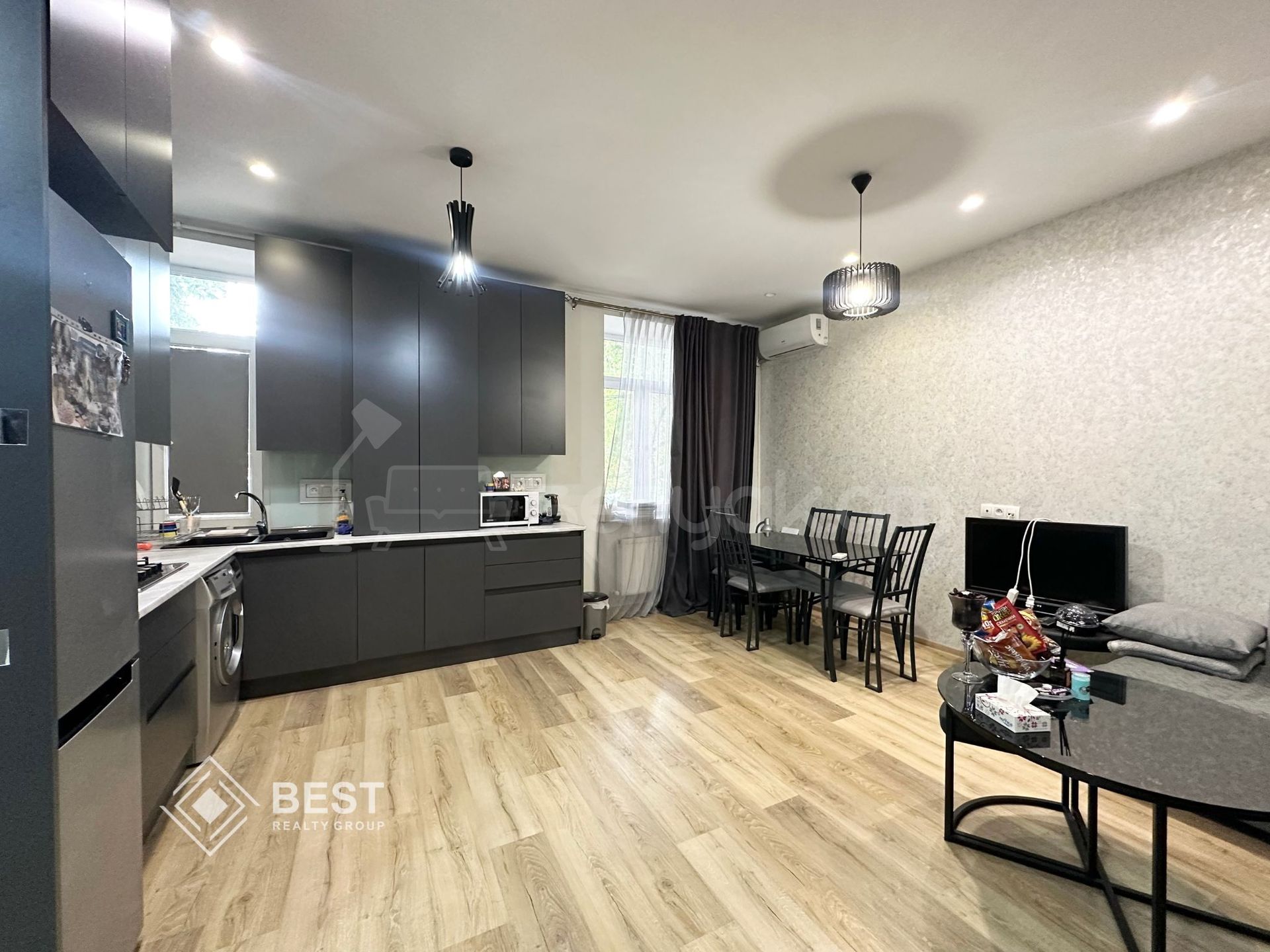 2 Սենյականոց Բնակարան Քարե Շենքում, 55քմ, 1/4 հարկ, Կապիտալ Վերանորոգված, Կահավորված, Արևկող