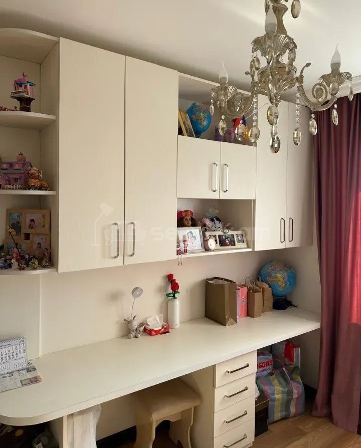 4 Սենյականոց Բնակարան Քարե Շենքում, 93քմ, 3/5 հարկ, Կապիտալ Վերանորոգված