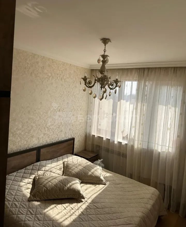 4 Սենյականոց Բնակարան Քարե Շենքում, 93քմ, 3/5 հարկ, Կապիտալ Վերանորոգված