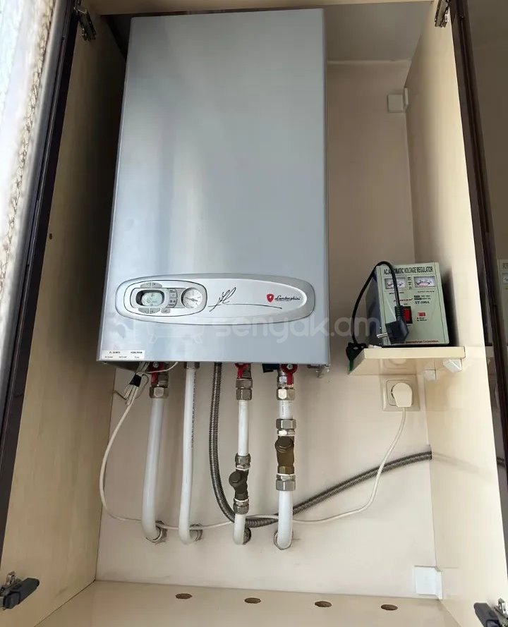 4 Սենյականոց Բնակարան Քարե Շենքում, 93քմ, 3/5 հարկ, Կապիտալ Վերանորոգված