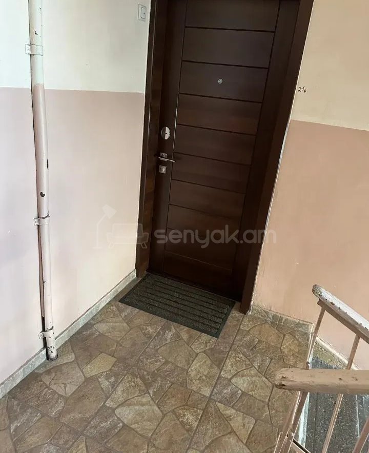 4 Սենյականոց Բնակարան Քարե Շենքում, 93քմ, 3/5 հարկ, Կապիտալ Վերանորոգված