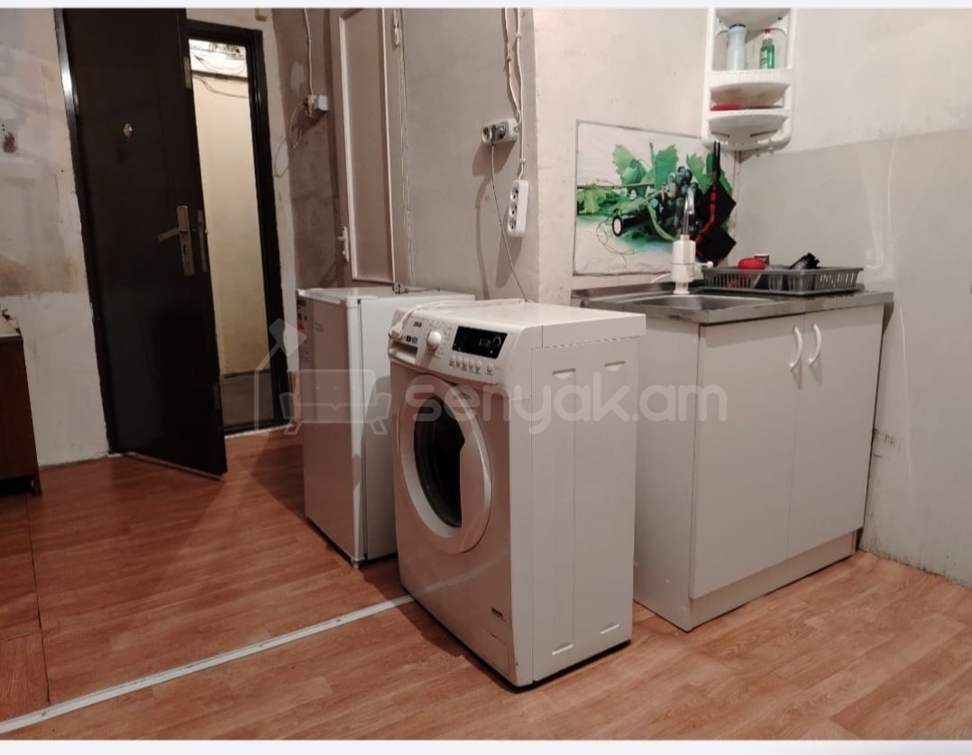 1 Սենյականոց Բնակարան, 18քմ, 3/8 հարկ, Նորմալ Վիճակում