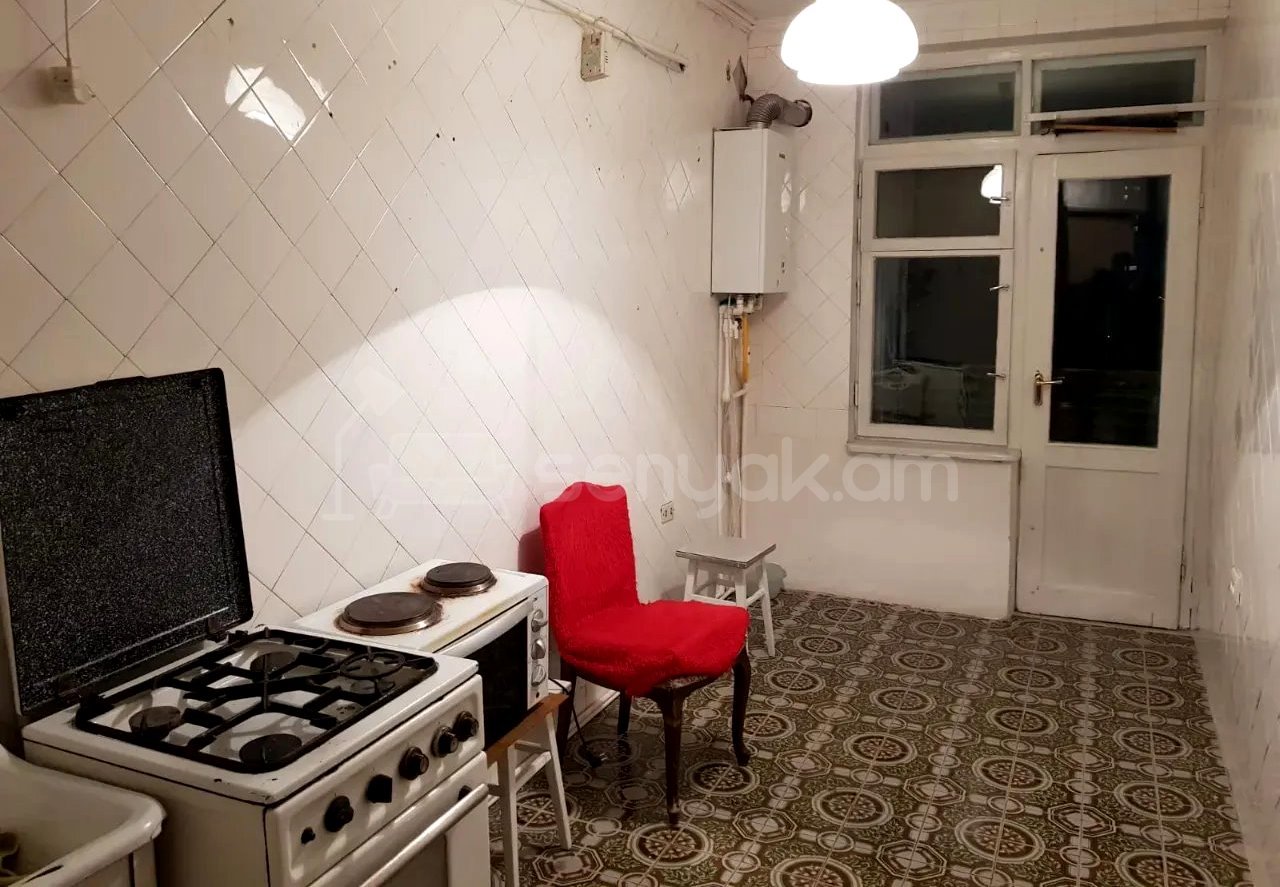 4 Սենյականոց Բնակարան, 98քմ, 5/7 հարկ, Կապիտալ Վերանորոգված